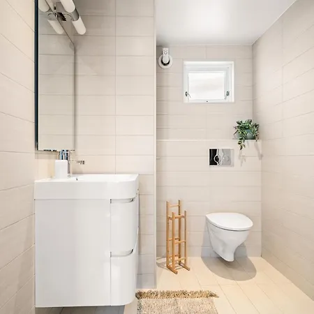 Authentic Charm In Famous Neighborhood Daire